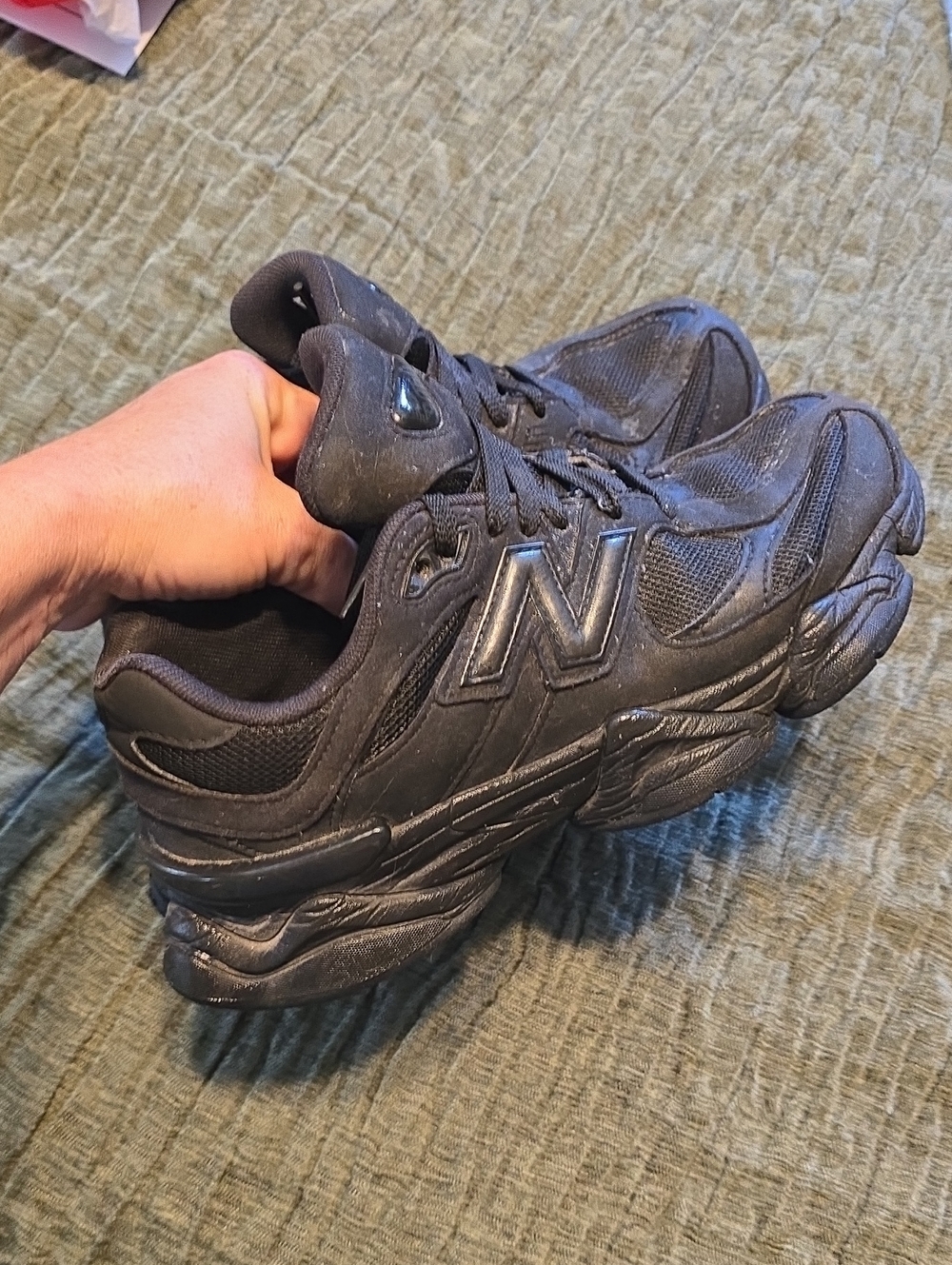 New Balance Men's Black Athletic Running Shoes